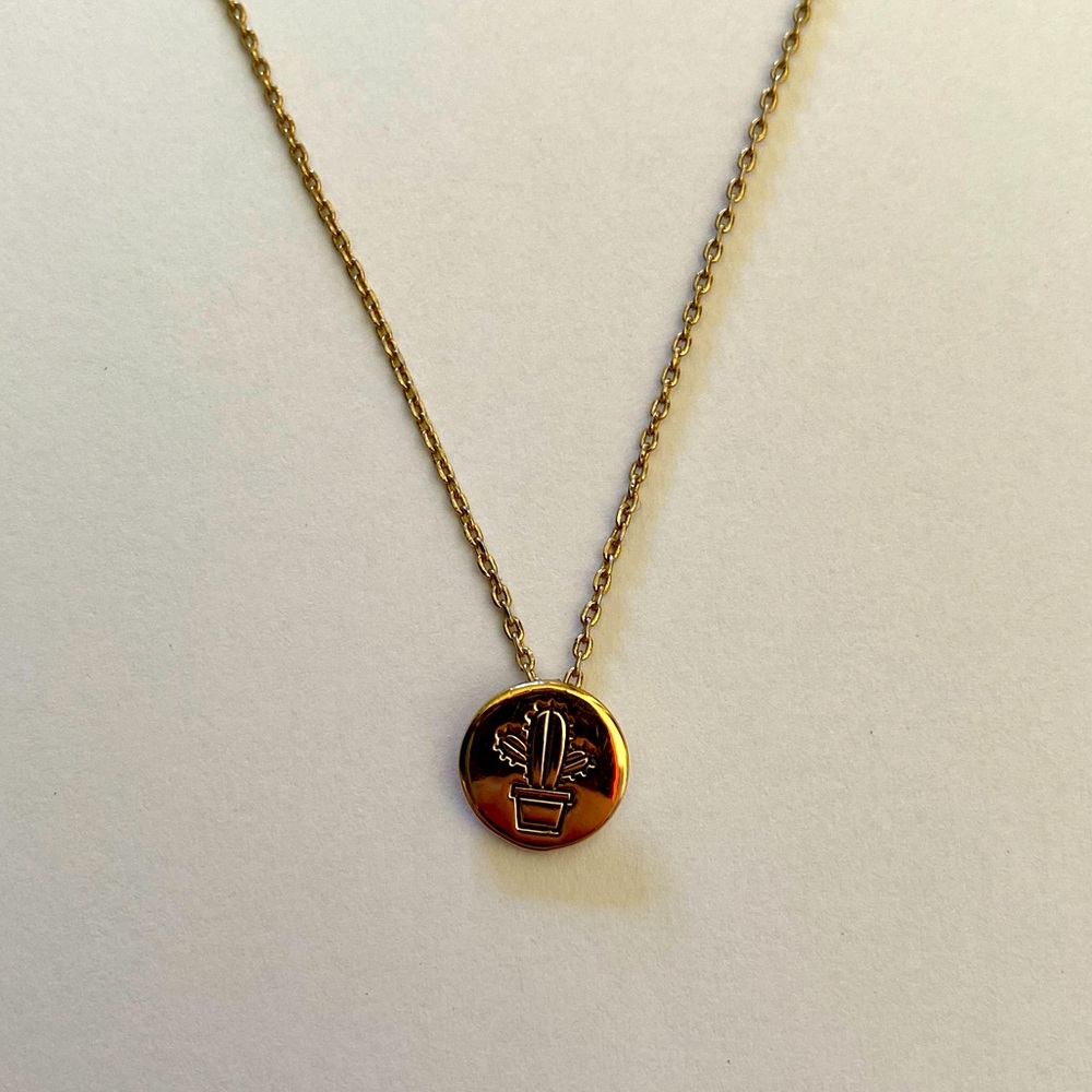 Dainty gold cactus necklace